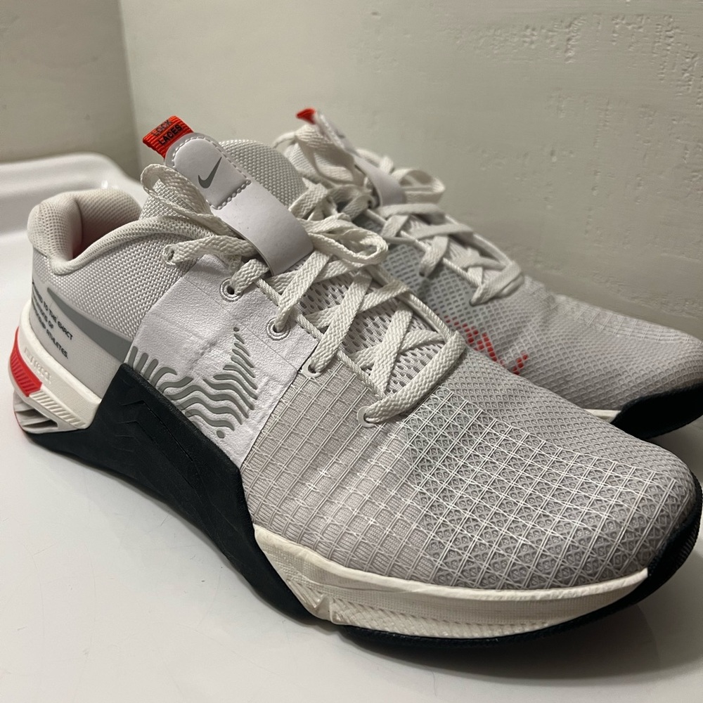 Nike Women’s Metcon 8 - Size 11